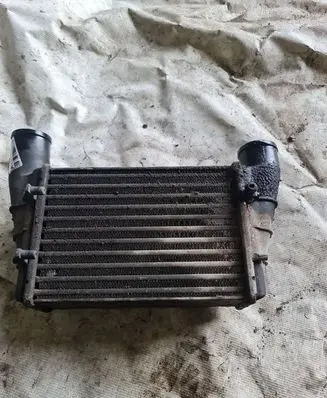 Volkswagen PASSAT B5 Intercooler radiator 058145805A