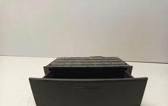 KIA Sorento Glove box 845703E000HP
