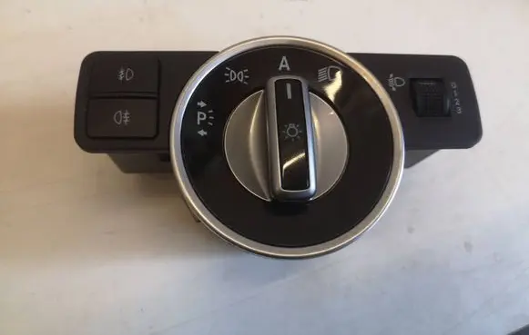 Mercedes-Benz C W204 Light switch A2049058002 9107 10022410