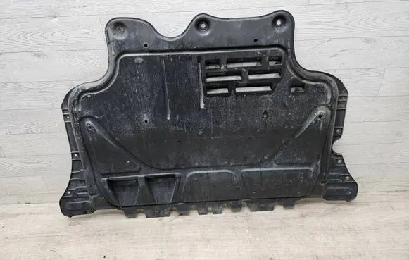 Volkswagen PASSAT B8 Engine splash shield/under tray 3Q0825236B 3Q0825235