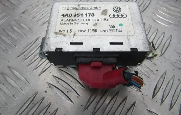 Audi A6 S6 C4 4A Other control units/modules 4a0951173