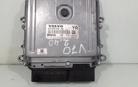 Volvo V70 Engine control unit/module 30785100AB 0281012765