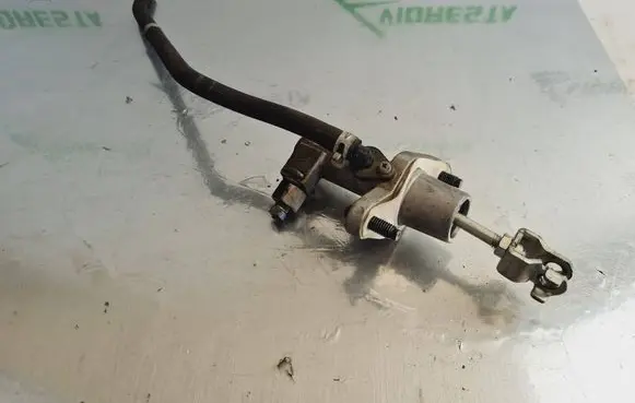 Honda CR-V Clutch slave cylinder 