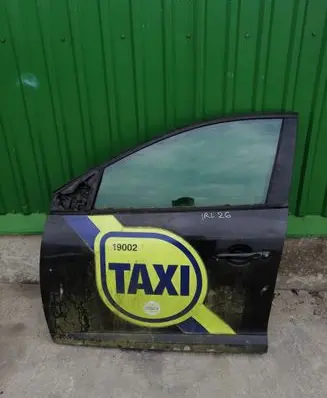 Renault Megane III Front door