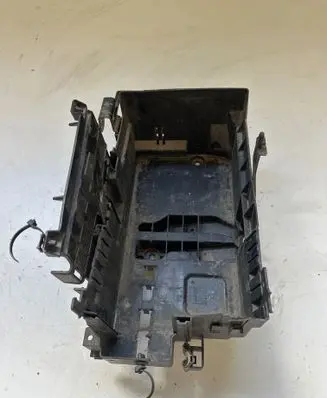 Battery box tray