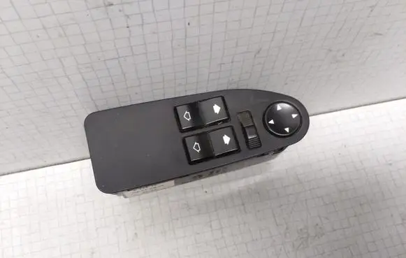BMW 5 E39 Electric window control switch 8368967