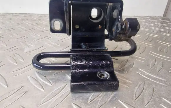 Audi A8 S8 D2 4D Rear door lower hinge 4D0833411C