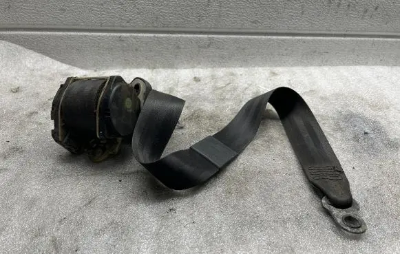 Volkswagen PASSAT B7 USA Front seatbelt 357857706