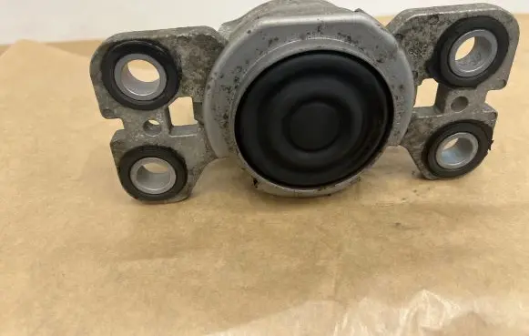 Land Rover Evoque I Gearbox mount Bj327m
