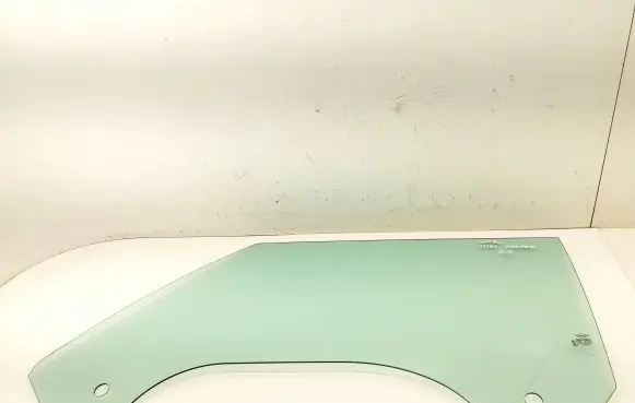 Mini One - Cooper Coupe R56 Front door window glass four-door