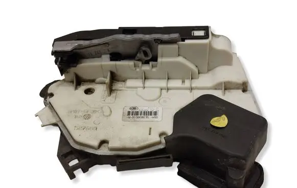 Volkswagen PASSAT B8 Rear door lock 5E0839016A 6R0837350