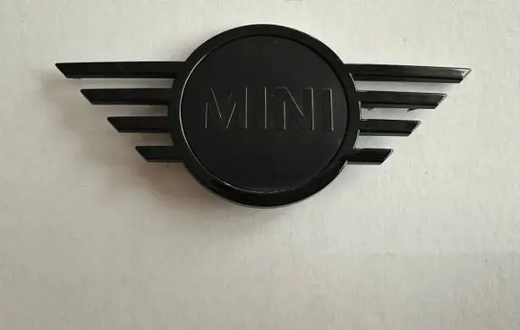 Mini Cooper Countryman F60 Manufacturers badge/model letters 