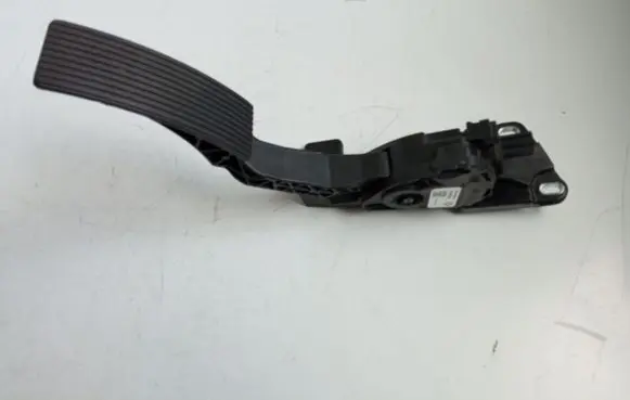 Jeep Grand Cherokee Accelerator throttle pedal 52124785AF