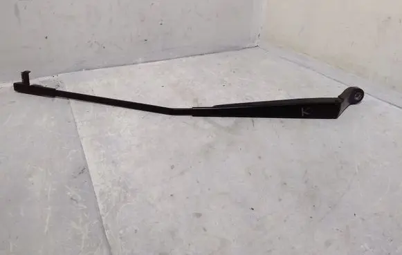 Peugeot 407 Front wiper blade arm 4823 745603