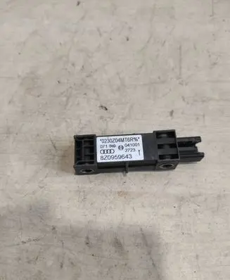 Audi A2 Airbag deployment crash/impact sensor 8Z0959643 041001 0230Z04MT6