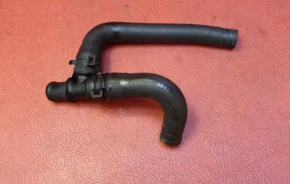 Volkswagen Golf VI Engine coolant pipe/hose