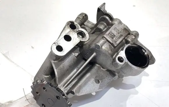 Renault Master III Oil pump 150009761R
