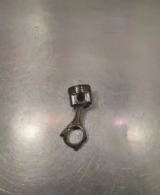 Subaru Forester SH Piston with connecting rod