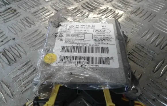 Peugeot 508 Airbag control unit/module 9677910680