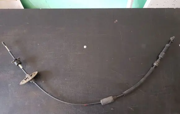 Hyundai Tucson JM Gear shift cable linkage 