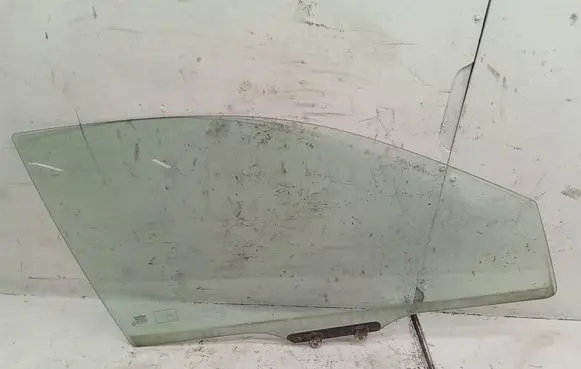Honda Civic Front door window glass four-door