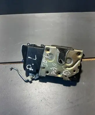 Peugeot 307 Front door lock 