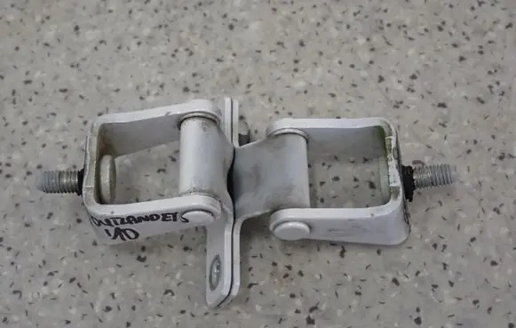 Mitsubishi Outlander Tailgate/trunk/boot hinge