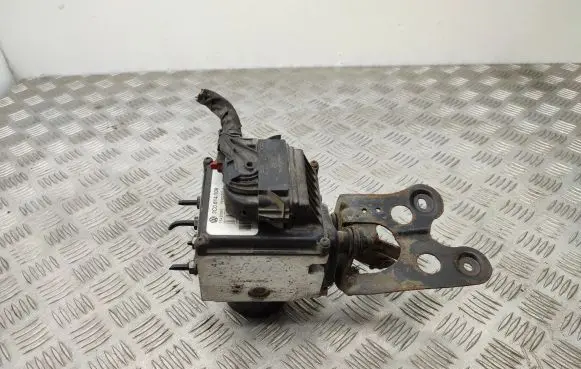 Volkswagen PASSAT B6 ABS Pump 3C0614109