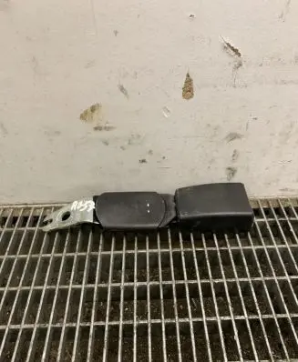 Chevrolet Camaro Middle seatbelt buckle (rear) 84002412
