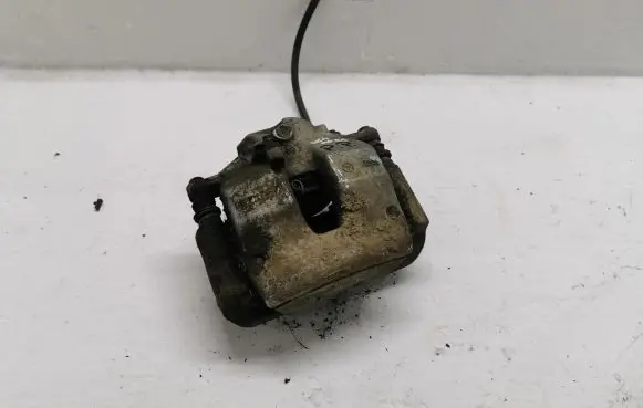 Mercedes-Benz C W204 Front brake caliper