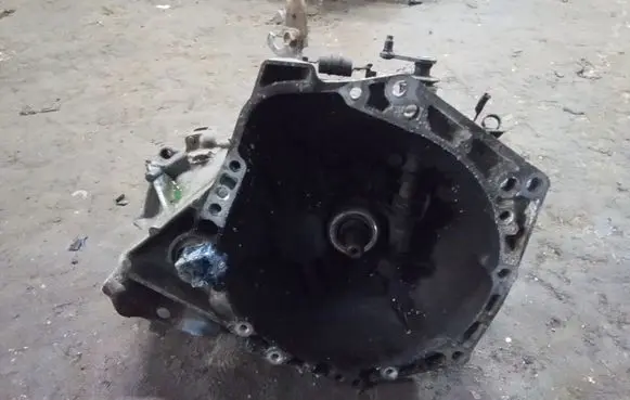 Peugeot 107 Manual 5 speed gearbox 20TT01