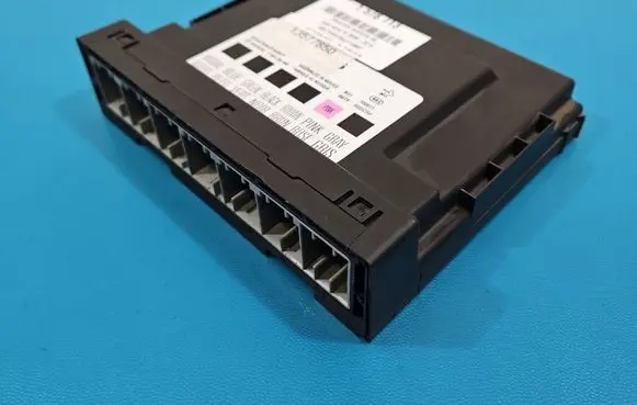 Opel Astra J Central body control module 13577850 IMPRK1578713