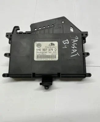 Volkswagen PASSAT B4 Engine control unit/module 1H0907379D