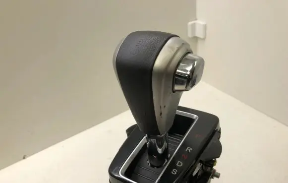 Honda CR-V Gear shifter/selector T1GN910
