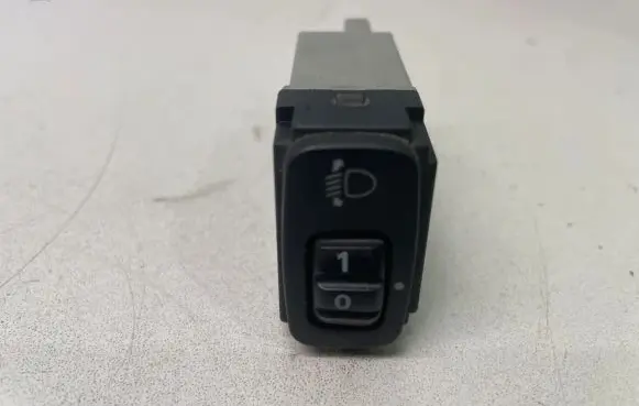 Mitsubishi Outlander Headlight level height control switch