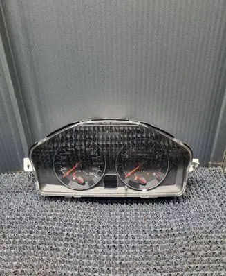 Volvo V50 Speedometer (instrument cluster) 30765309 69199460T 36000198