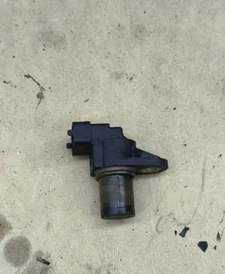 Mercedes-Benz CLS C219 Camshaft position sensor A0031539728 250504