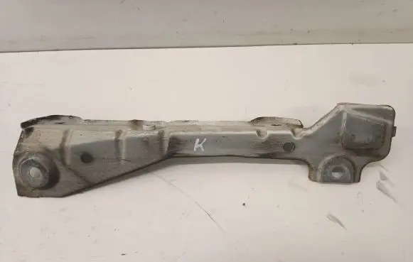 Mercedes-Benz ML W164 Fender mounting bracket