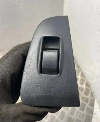 Toyota Avensis T250 Electric window control switch 7423105140