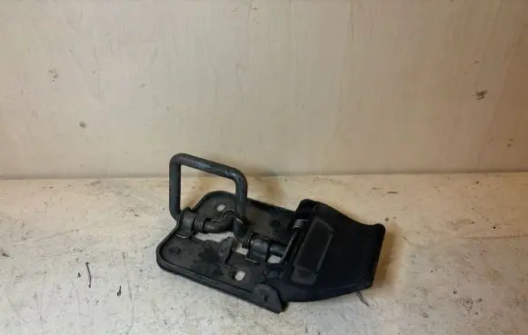 Skoda Rapid (NH) Engine bonnet/hood lock/latch loop/hook 5JA823186B 5JA823186C