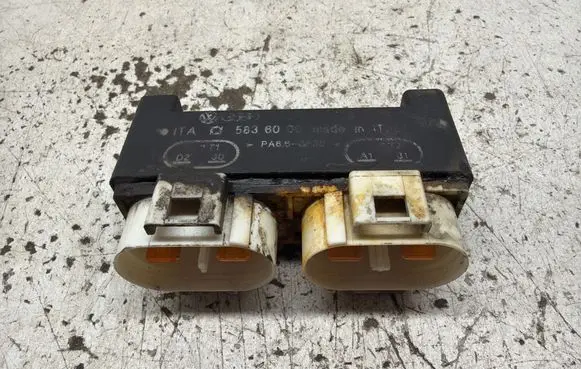 Volkswagen Sharan Coolant fan relay 5836000