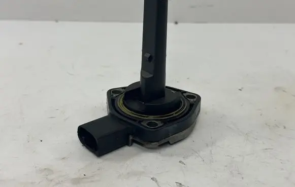 BMW 5 E39 Oil level sensor 7508003 12617508003