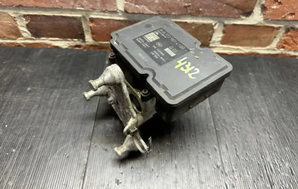 Mercedes-Benz C W204 ABS Pump A1724314312 A1729014100 9823094323388