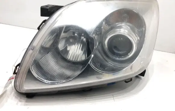 Toyota Avensis T250 Headlight/headlamp