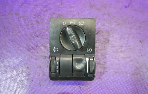Opel Combo C Light switch 9116614