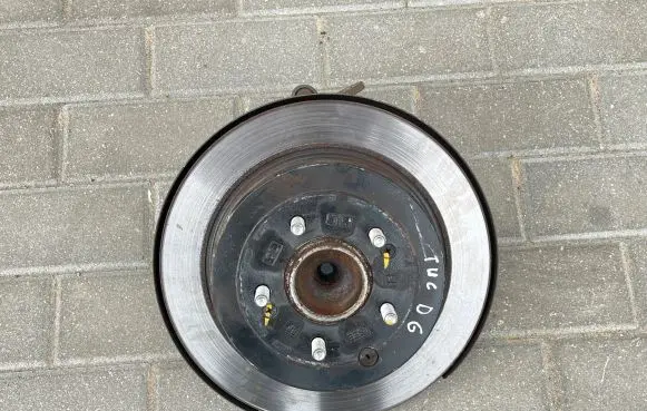 Hyundai Tucson TL Rear wheel hub spindle/knuckle 000R