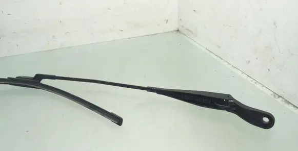 Citroen Berlingo Front wiper blade arm 9682974380