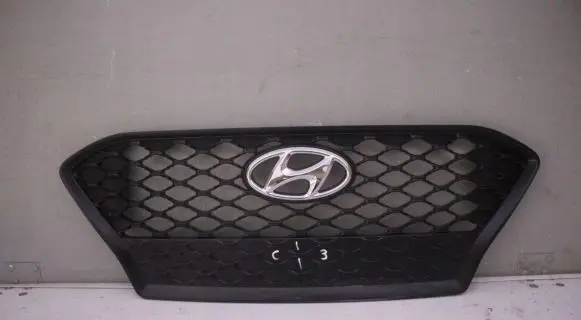 Hyundai Kona I Front bumper upper radiator grill mghngfh