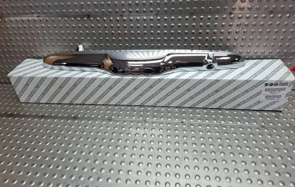 Fiat 500 Trunk door license plate light bar S26337904 0735516207