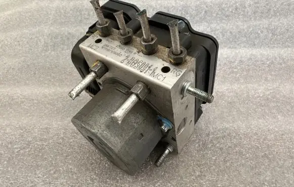 Dacia Duster ABS Pump 476601746R 0265257250 2B0S0911